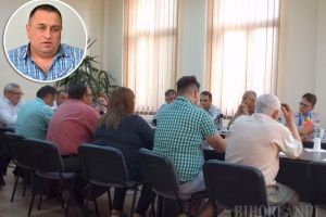 Cupidon încolţit: Aleşii din Aleşd îi impută primarului PNL Ioan Todoca angajamentul de colaborare cu Securitatea (VIDEO)