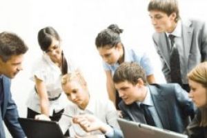 Stimulente pentru angajarea elevilor şi studenţilor pe perioada vacanţei