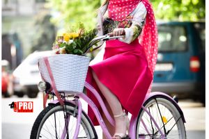 Biciclete, flori, dar mai ales, multe fete frumoase, la SkirtBike 2018! Ce surprize pregătesc organizatorii