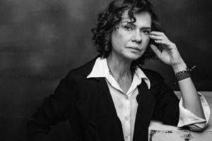 Aslı Erdoğan, tulburătoarea poveste a fizicianei care l-a înfruntat pe „tăticul” Turciei