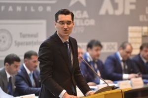 Două echipe de tradiţie, PROMOVATE FĂRĂ SĂ JOACE de Burleanu & Co.