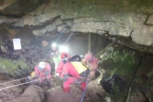 Exerciţiu tactic la Peştera Tăuşoare