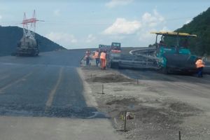 Pe lotul 4 din autostrada Lugoj – Deva se insista cu lucrarile la dealul liliecilor