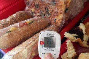 ATENTAT la SĂNĂTATEA PUBLICĂ în CONSTANȚA. Spaţii comerciale închise de OPC din cauza mizeriei