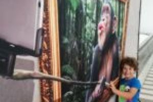 Copilărie la 4 şi la 104 ani. Iluziile se vând la orice vârstă!