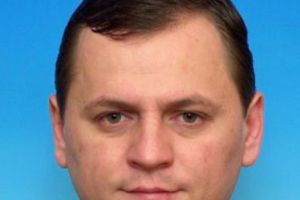 Momente vesele şi serioase în PSD pe tema „Vlase la SIE”. Dragnea citeşte până înţelege