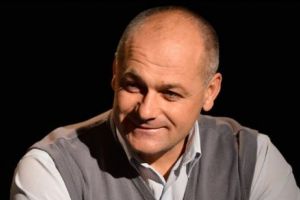 Decizie neaşteptată a instanţei de judecată la 4 ani după divorţ. Un MILIONAR român executat silit pentru neplata pensiei alimentare 