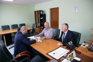 Primarul din Vatra Dornei a semnat contractul de finanţare pentru modernizarea maternităţii