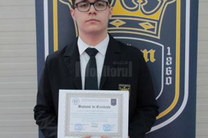 Premii şi diplome de excelenţă pentru elevii performanţi ai Colegiului Naţional „Ștefan ...