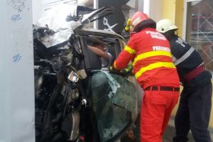 VIDEO FOTO Ziua accidentelor – Patru morţi, nouă răniţi din care unul în comă la Sibiu