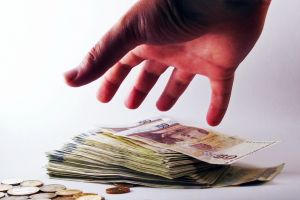 Zeci de milioane de euro! Peste 1.200 de nereguli şi suspiciuni de fraudă cu fonduri europene identificate în 2017