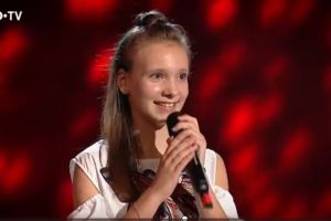 VIDEO: Emoţii intense pentru sibianca Luana Prodea la Vocea României Junior – Acum e în echipa Andrei