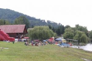 Au inceput Zilele Lacului Surduc: concerte, concursuri si proiectii 3D pe ecran de apa