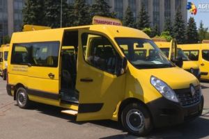 E nevoie de noi microbuze şcolare!
