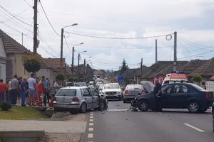 FOTO – Accident la Copşa Mică. Intervine SMURD-ul
