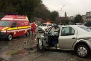 Accident grav la Tatarani. Doua masini s-au lovit frontal, o victima