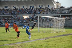 CS Hunedoara a cedat pe teren propriu în prima manşă a barajului pentru promovare