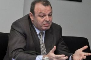 Raţionament total ilogic. Ministrul Transporturilor spune că atunci când vom avea autostrăzi multinaţionalele vor pleca