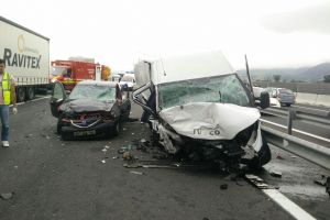 Carnagiu pe autostradă