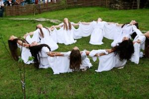 „Noaptea Sânzienelor” la Muzeul Etnografic „Anton Badea”