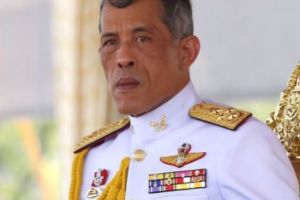 Regele Thailandei pune mâna pe o avere de 30 de miliarde de dolari 