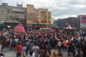 Senzaţional! Râmnicu Vâlcea plin de culoare, veselie şi bucurie