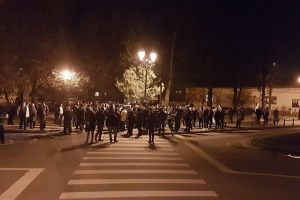 ”Justiţie, nu corupţie”: Protest, miercuri, la Alba Iulia, împotriva suspendării preşedintelui Iohannis şi a PSD-ului