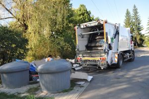 Săptămâna aceasta se ridică deşeurile colectate selectiv în faţa caselor din Bistriţa