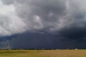 Cod galben in Timisoara si in judet: ploi in averse, intensificari ale vantului si grindina