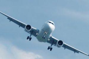 Ce loc a primit TAROM în TOPUL celor mai bune companii aeriene din lume. Au luat NOTE pentru SERVICII