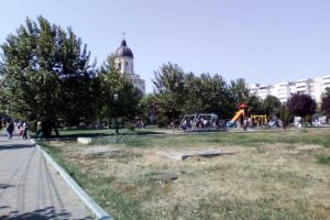 În Piaţa Centrală şi Parcul Catedralei apar toalete ecologice