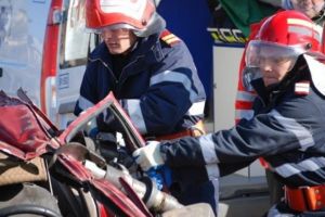 Accident grav in Aricestii Rahtivani. O persoana a ramas incarcerata