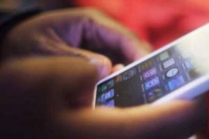 Caz şocant la Iaşi: Îşi făcea selfie-uri şi i le trimitea pe Facebook unui prieten în timp ce încerca să se sinucidă