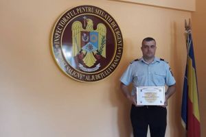 GALERIE FOTO: “Îngerul păzitor” al băieţelului din Mărăşeşti, înecat cu o bomboană, declarat “Pompierul lunii mai”