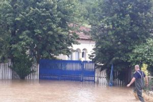 Ploile au creat din nou necazuri