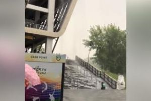 ”Cascadă” pe scările de la Cluj Arena, în urma ploilor VIDEO