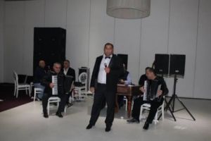 Un proces „cu cântec”. Cum au ajuns AGRESORI, din VICTIME, nişte LĂUTARI din Hârşova