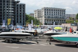 Targ de ambarcatiuni sportive si de agrement in Portul Tomis din Constanta