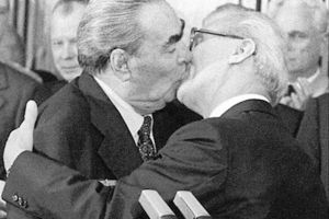 Răsfoind presa de altădată (64): Lumina venea de la Răsărit