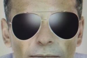 Portretul robot al spărgătorului de bănci de la Cluj! Îl recunoaşteţi? FOTO