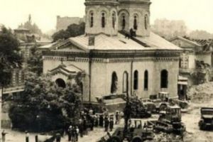 30 de ani de la DEMOLAREA Bisericii Sfânta Vineri. Un preot face DEZVĂLUIRI CRUNTE: „Lumea plângea în GENUNCHI”