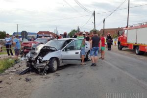 Poliţia Bihor, despre accidentul din Sântandrei: Un localnic nu a acordat prioritate de trecere