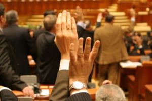 Deputaţii au modificat aseară, în mare viteză, modificări la Codul de Procedură Penală. România riscă să devină un paradis infracţional, acuză Opoziţia