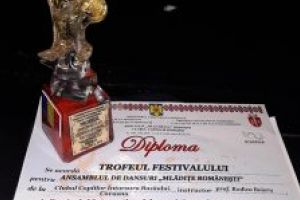Ansamblul „Mlădiţe româneşti”, un nou festival, un nou premiu