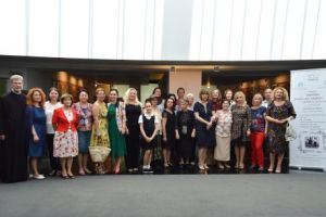 Vernisaj, la aniversarea Liceului „Ioan Petruş”. Expoziţia „Școala din Otopeni – Călătorie prin timp”