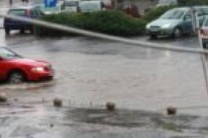 Rupere de nori la Reşiţa! Toate echipajele Detaşamentului de Pompieri, obligate să intervină! [FOTO/VIDEO]