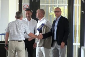 Grozavu trebuie sa faca o echipa nemteasca!