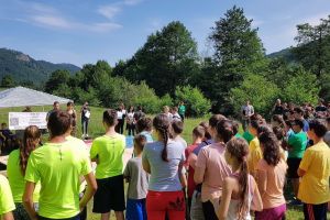 Ziua Liliacului Carpatin: Elevi de la zece şcoli din Bihor, la concurs pe Valea Iadului (FOTO)