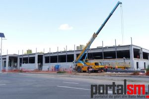 FOTO/VIDEO. Lucrări în ritm alert la Mega Mall. A început ridicarea schelei pentru etaj