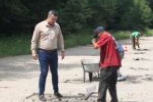 Comisarul plombelor lucrează. La propria imagine